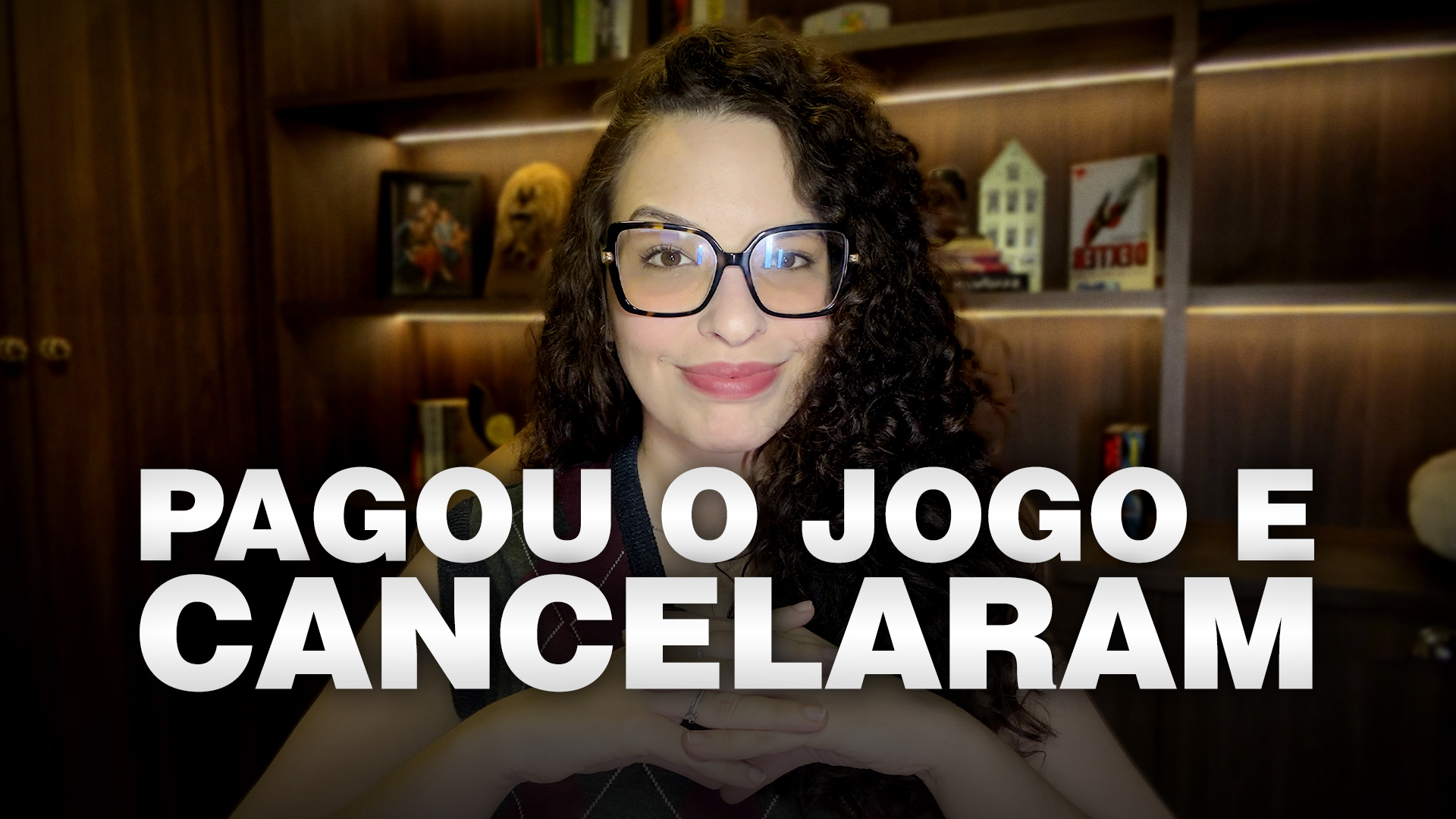 Camila, advogada e sócia da empresa, na capa de um vídeo de youtube onde explica direito do entretenimento e digital